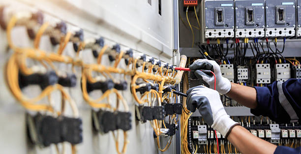 Professional Electrician technician working in Eureka, KS